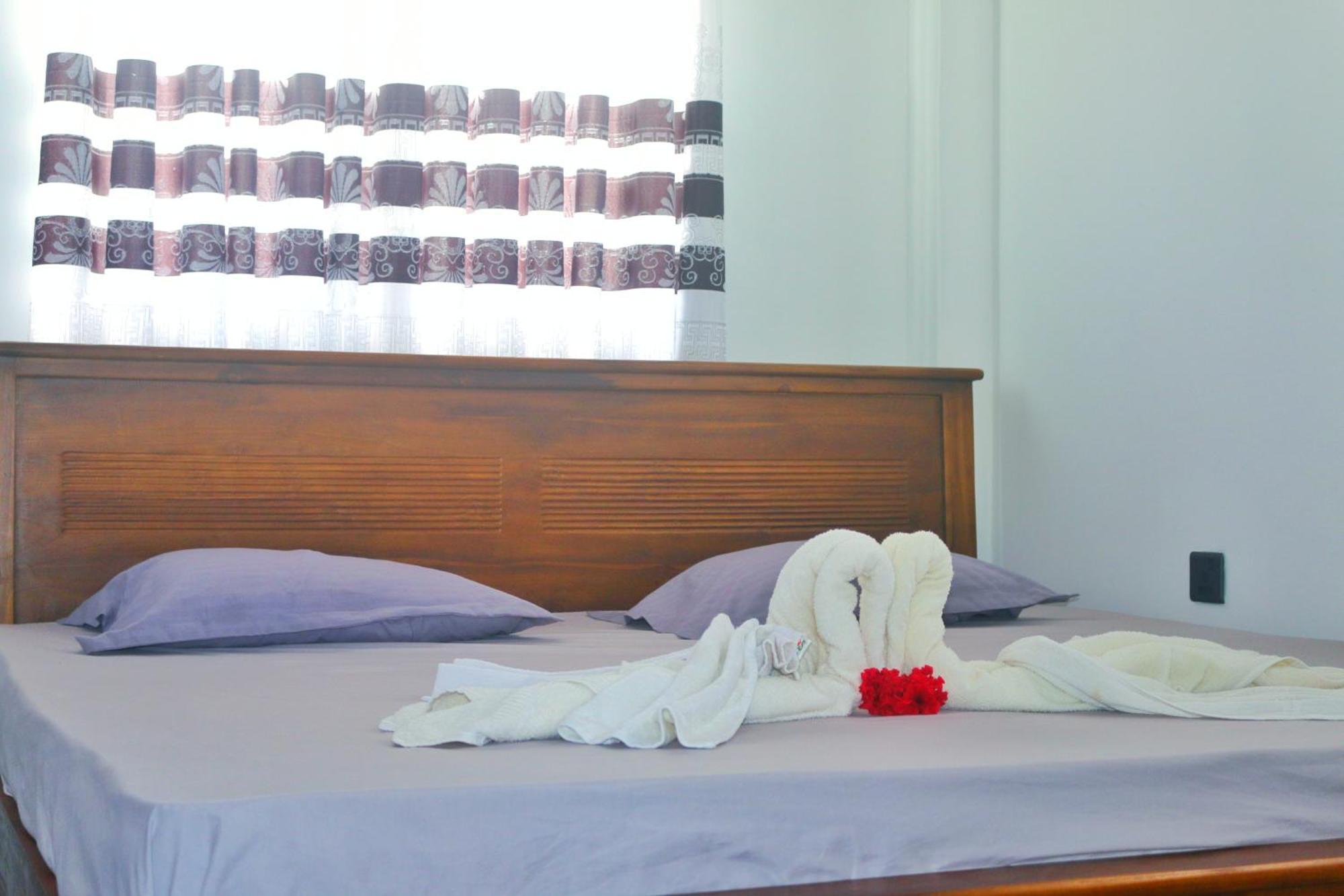 Dinuli Home Stay Ahungalla Exterior photo