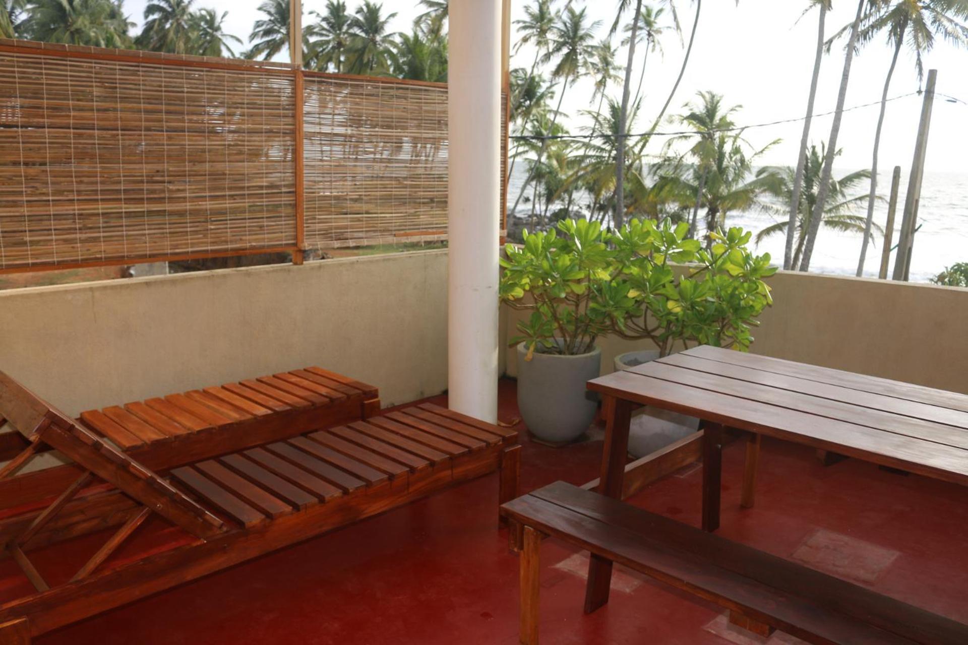 Dinuli Home Stay Ahungalla Exterior photo